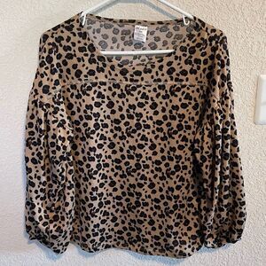 Moda- Cheetah Bubble Sleeve Blouse, Size M
